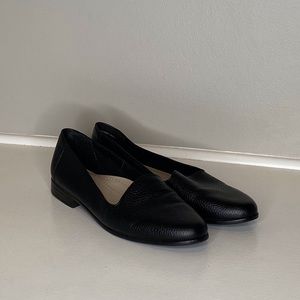 Trotter Black Flats